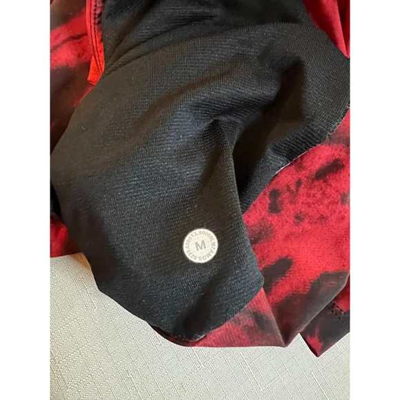 Men's Lululemon Pace Breaker Shorts Size Medium Gameday Red Black 7" Inseam - Picture 4 of 6